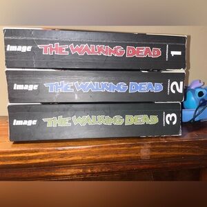 The Walking Dead Comic Compendium Set